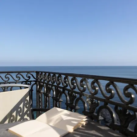 Ξενοδοχείο Royal-riviera